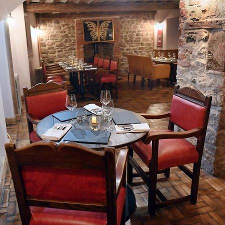 Alfred Russel Wallace Restaurant With Rooms أوسك المظهر الخارجي الصورة