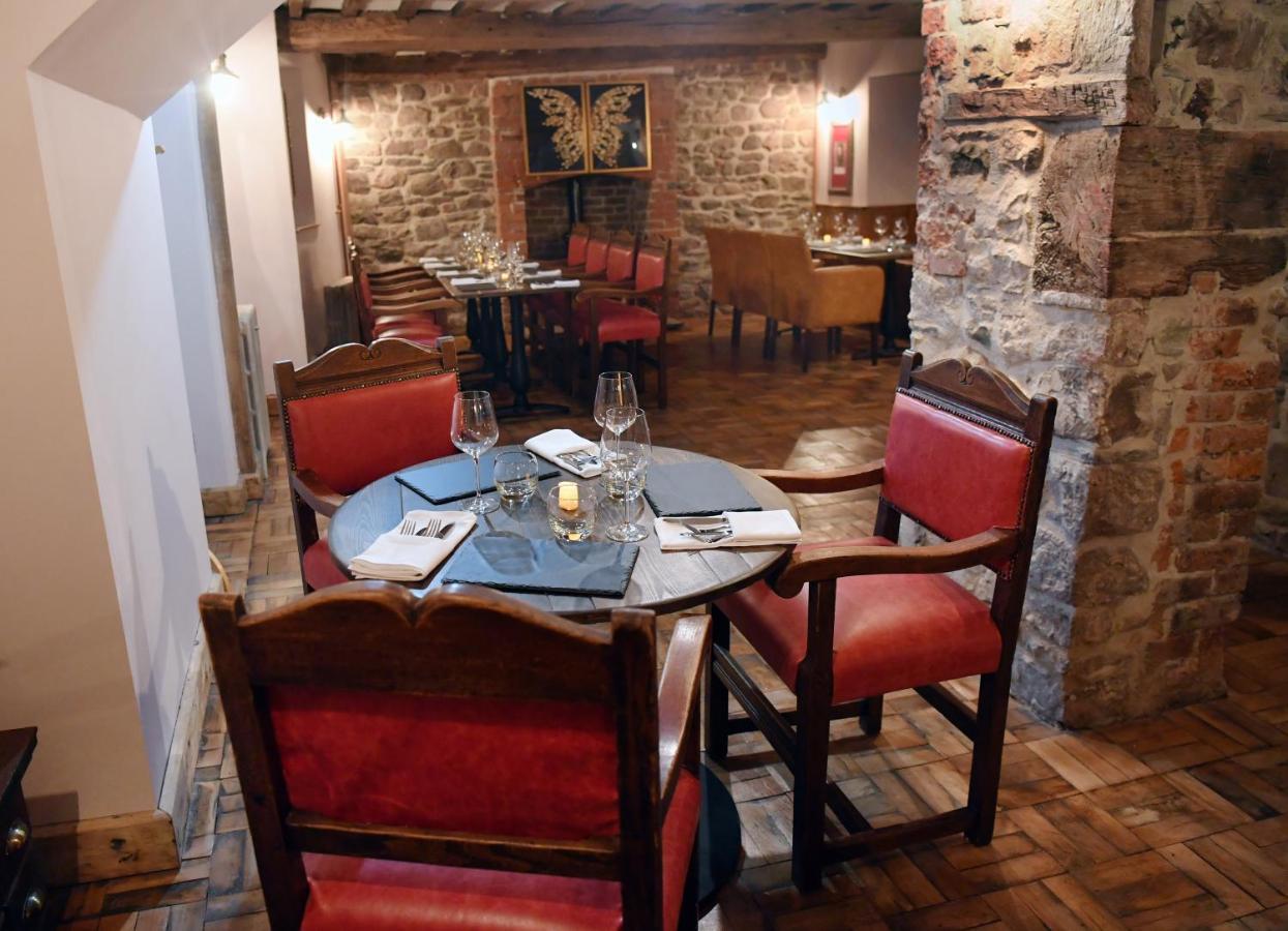 Alfred Russel Wallace Restaurant With Rooms أوسك المظهر الخارجي الصورة