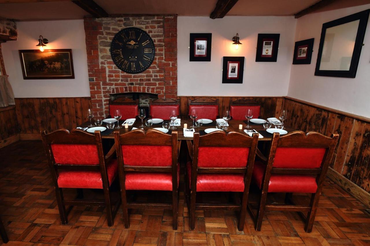 Alfred Russel Wallace Restaurant With Rooms أوسك المظهر الخارجي الصورة