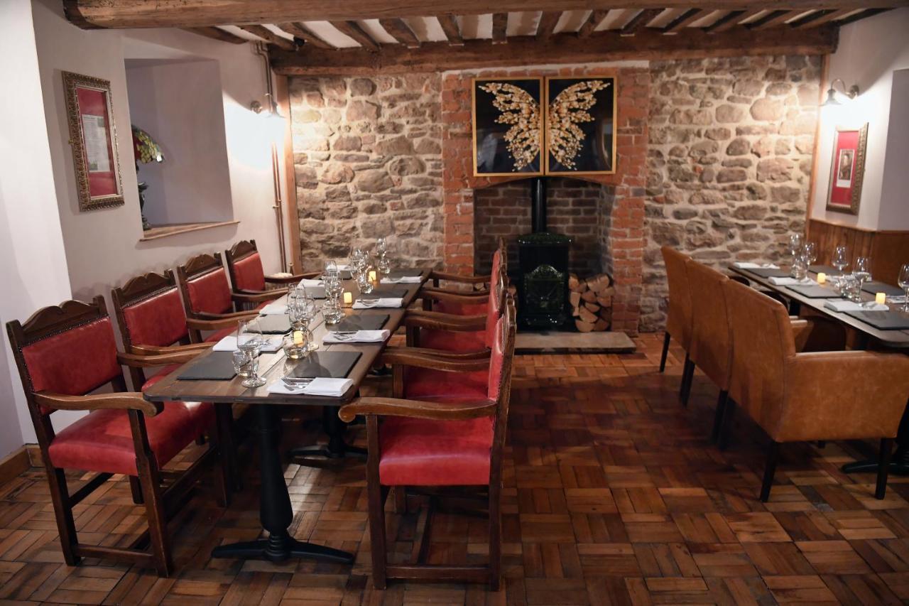 Alfred Russel Wallace Restaurant With Rooms أوسك المظهر الخارجي الصورة